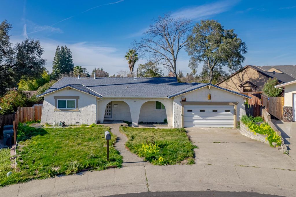 6500 Cookson Ct, Fair Oaks, CA 95628