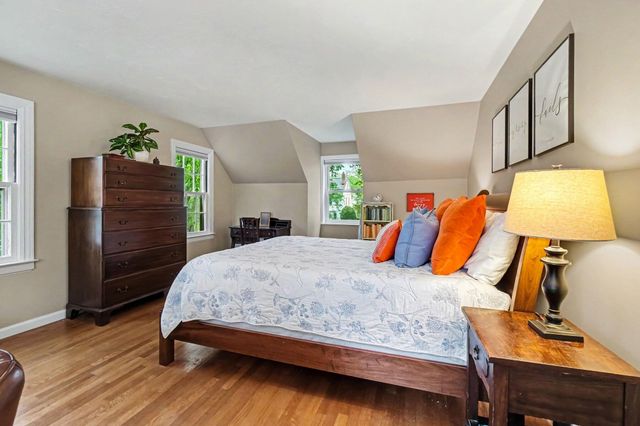 1205 Cambridge Drive, Kalamazoo, MI 49001