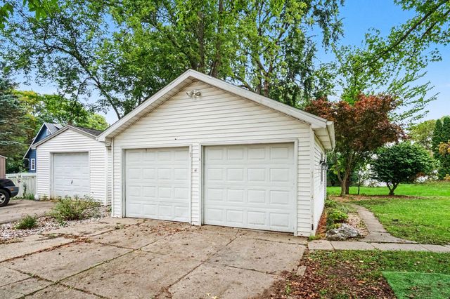 1205 Cambridge Drive, Kalamazoo, MI 49001