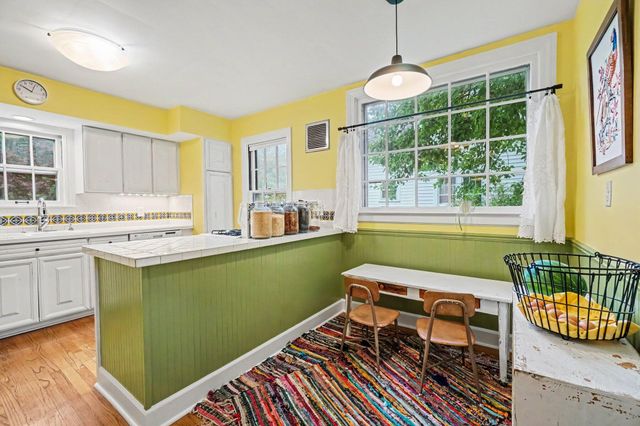 1205 Cambridge Drive, Kalamazoo, MI 49001