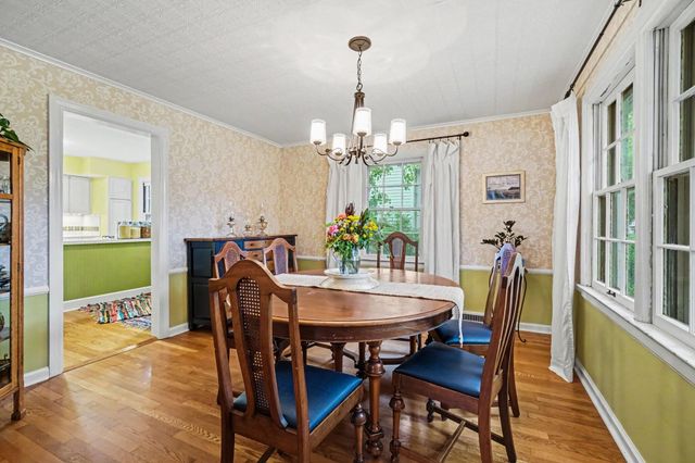 1205 Cambridge Drive, Kalamazoo, MI 49001