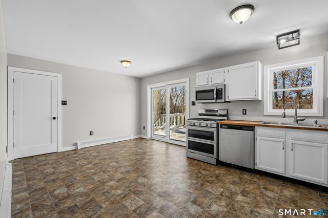 23 Versailles Road, Lisbon, CT 06351