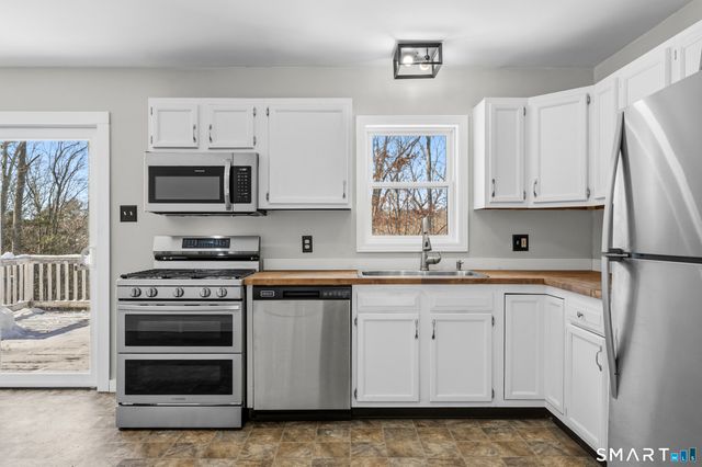 23 Versailles Road, Lisbon, CT 06351