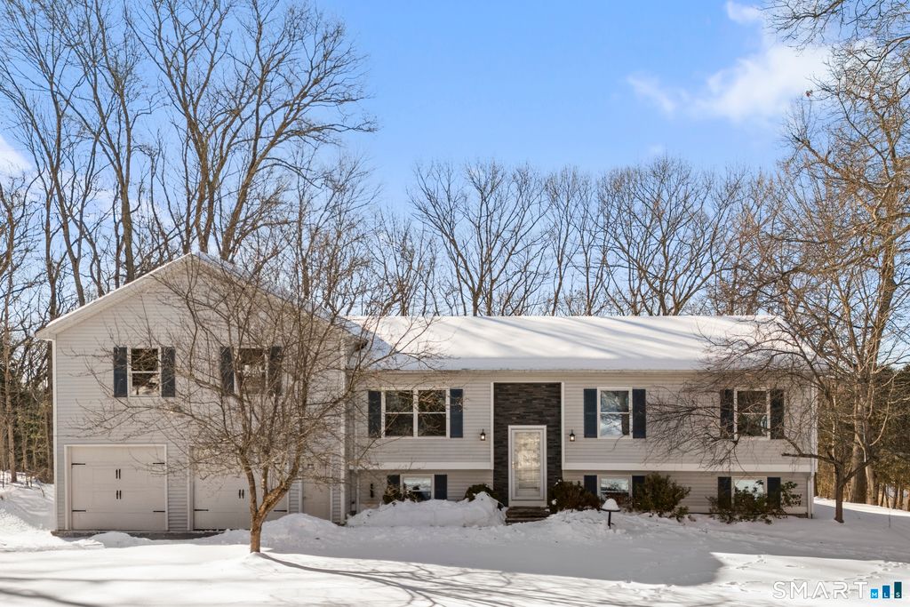 23 Versailles Road, Lisbon, CT 06351