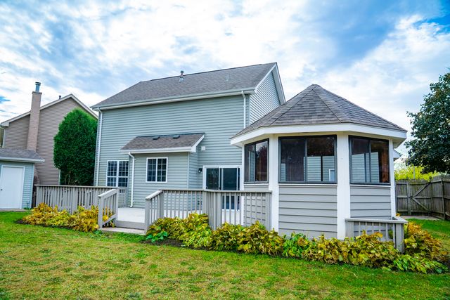 1629 Silver Springs Court, Aurora, IL 60504