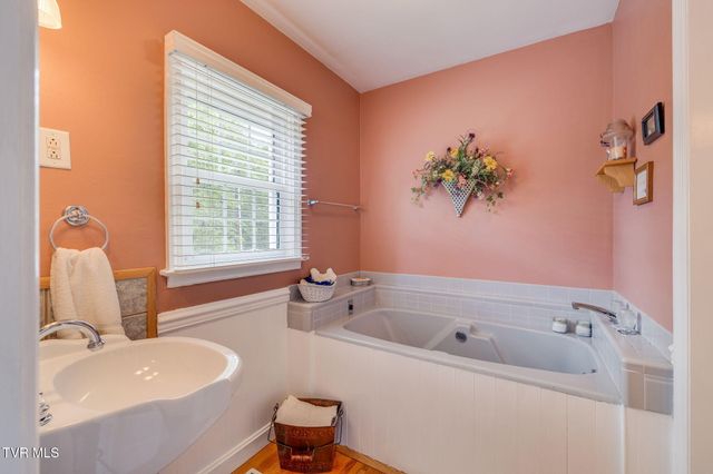 3557 Crest Road, Kingsport, TN 37664