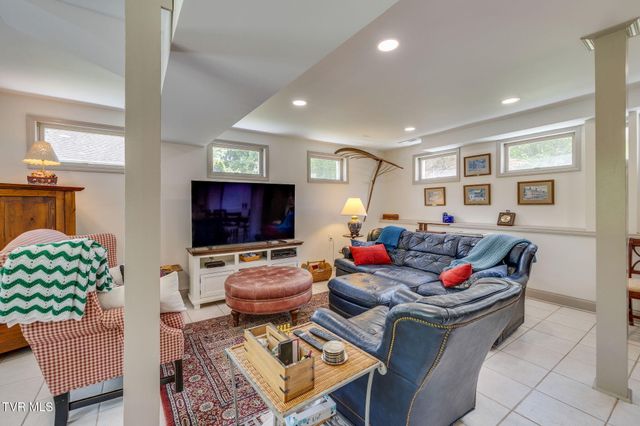 3557 Crest Road, Kingsport, TN 37664