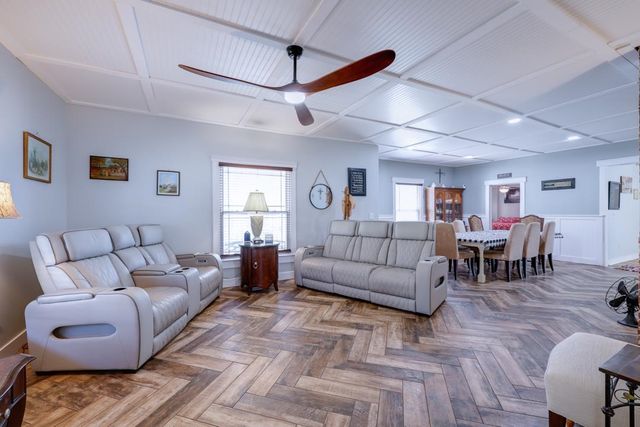 1309 E 9th, Winfield, KS 67156