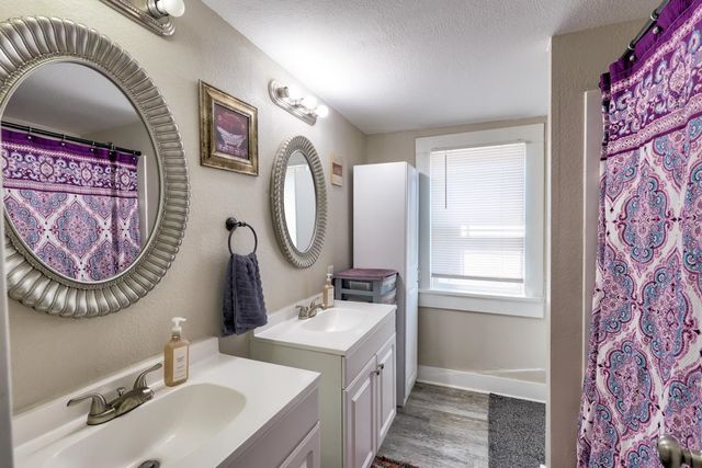 1309 E 9th, Winfield, KS 67156