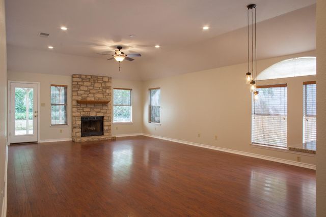 729 Shade Tree DR, Austin, TX 78748