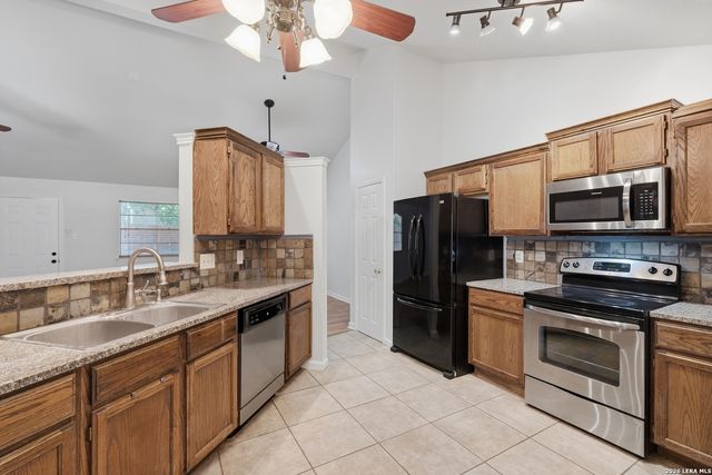 6312 SHADY GRN, San Antonio, TX 78250