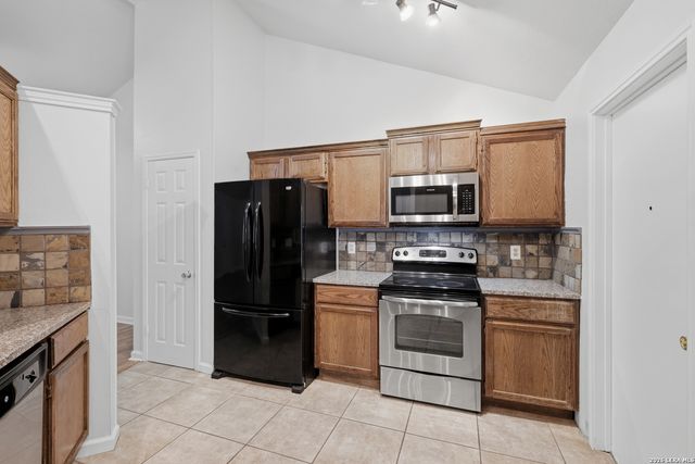 6312 SHADY GRN, San Antonio, TX 78250
