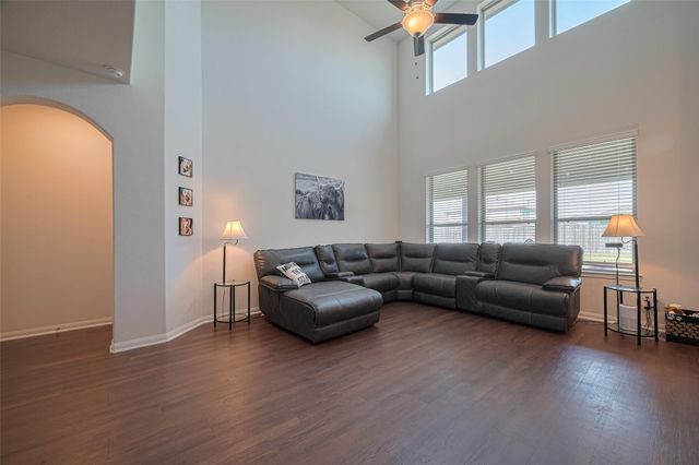 308 Morning Dove Trail, Sealy, TX 77474