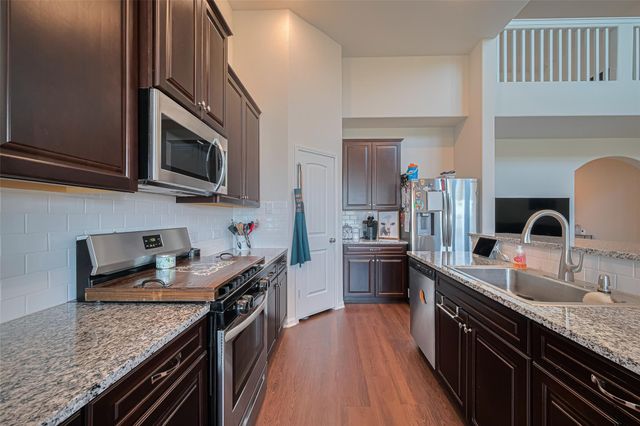 308 Morning Dove Trail, Sealy, TX 77474