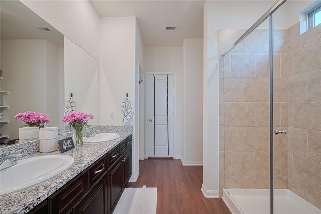 308 Morning Dove Trail, Sealy, TX 77474