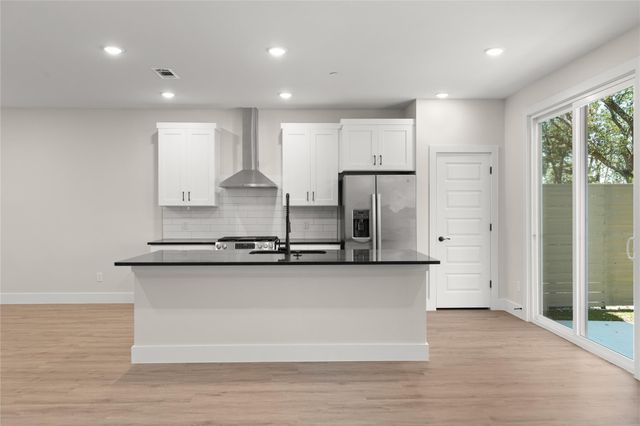 5512 Mobeetie LOOP, Bee Cave, TX 78738