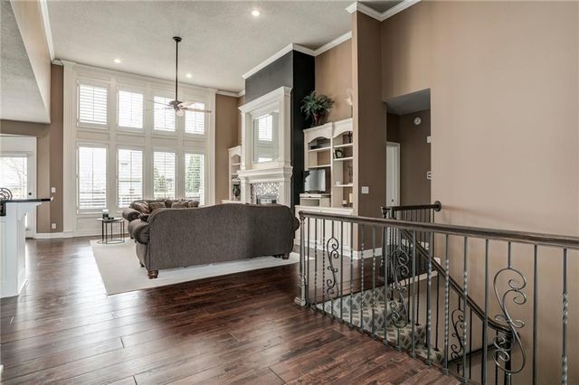 9839 Vista Drive, Lenexa, KS 66220