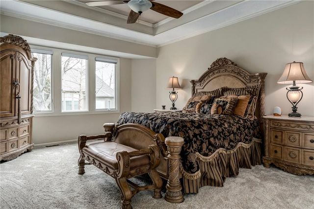 9839 Vista Drive, Lenexa, KS 66220