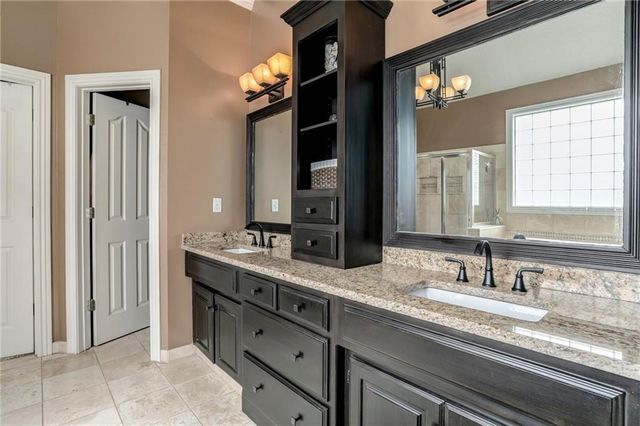 9839 Vista Drive, Lenexa, KS 66220