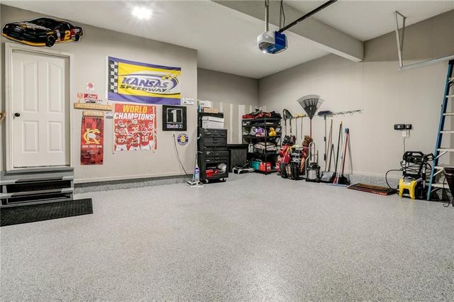 9839 Vista Drive, Lenexa, KS 66220