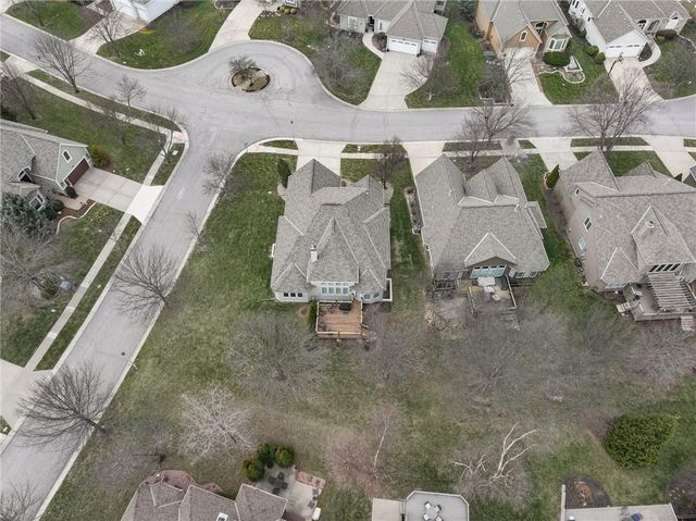 9839 Vista Drive, Lenexa, KS 66220