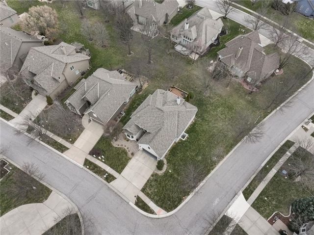 9839 Vista Drive, Lenexa, KS 66220