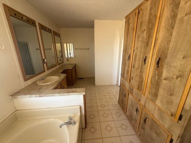 2125 E Potter Avenue, Kingman, AZ 86409