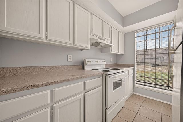 12656 Windsor Village Drive 2656, Houston, TX 77071