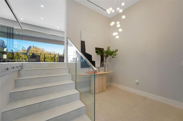 285 Woodcrest Rd, Key Biscayne, FL 33149