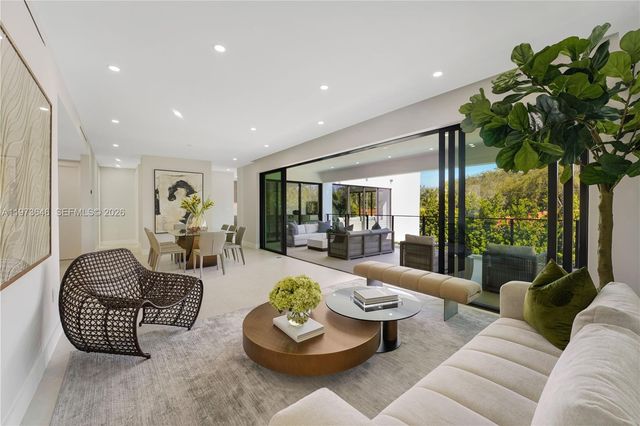 285 Woodcrest Rd, Key Biscayne, FL 33149