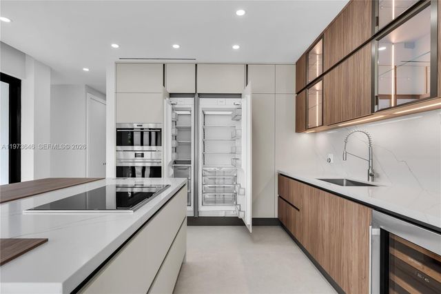 285 Woodcrest Rd, Key Biscayne, FL 33149