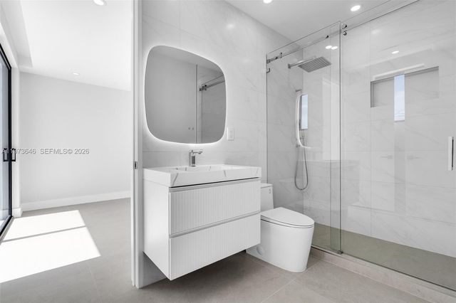 285 Woodcrest Rd, Key Biscayne, FL 33149