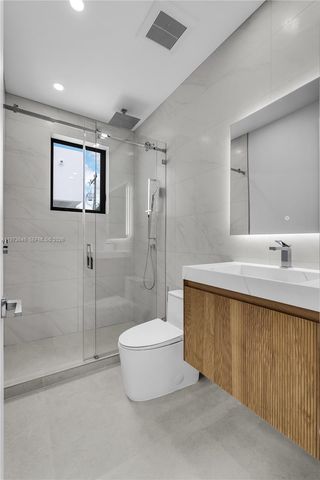 285 Woodcrest Rd, Key Biscayne, FL 33149