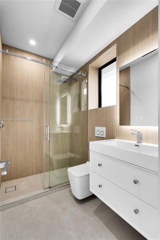 285 Woodcrest Rd, Key Biscayne, FL 33149