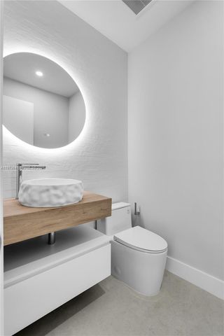 285 Woodcrest Rd, Key Biscayne, FL 33149