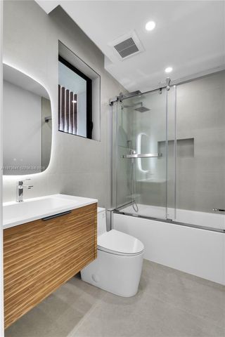 285 Woodcrest Rd, Key Biscayne, FL 33149