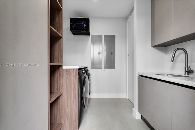 285 Woodcrest Rd, Key Biscayne, FL 33149