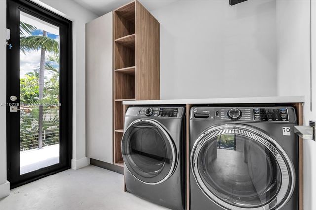 285 Woodcrest Rd, Key Biscayne, FL 33149