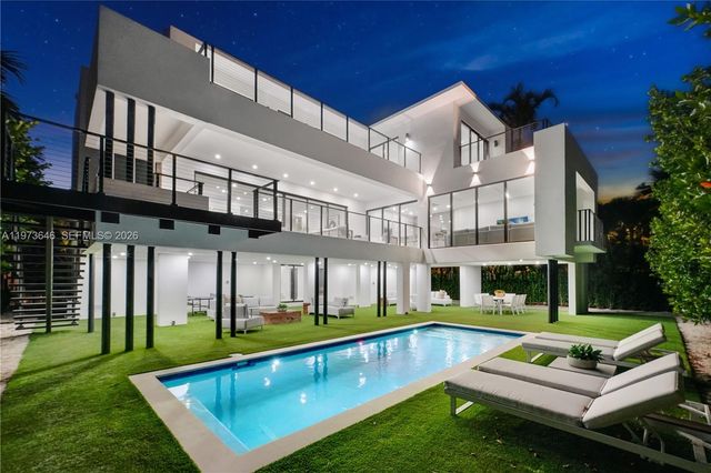 285 Woodcrest Rd, Key Biscayne, FL 33149