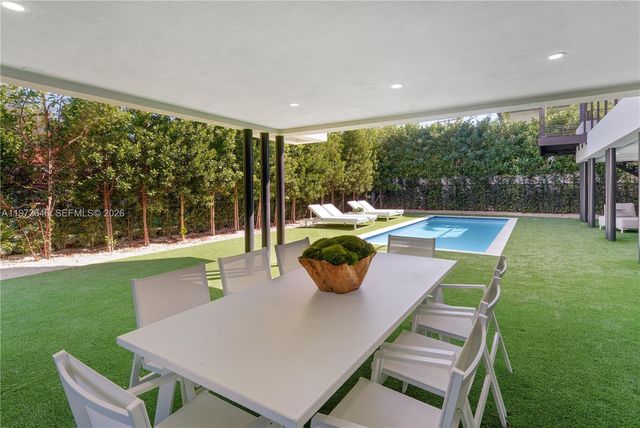 285 Woodcrest Rd, Key Biscayne, FL 33149