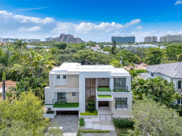285 Woodcrest Rd, Key Biscayne, FL 33149