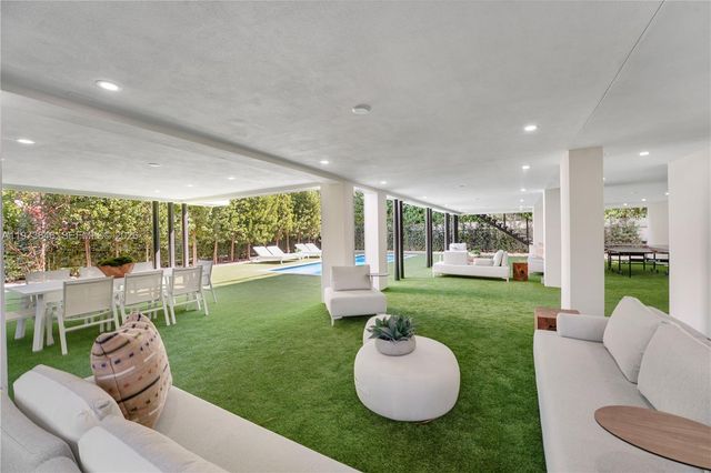 285 Woodcrest Rd, Key Biscayne, FL 33149