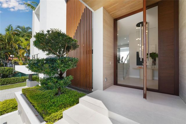 285 Woodcrest Rd, Key Biscayne, FL 33149