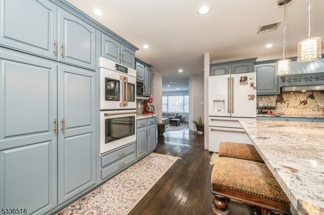 7 Tara Ct, Hardwick Twp., NJ 07825