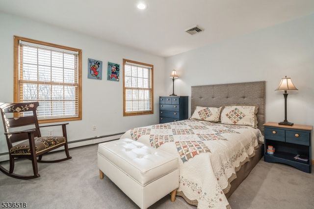 7 Tara Ct, Hardwick Twp., NJ 07825