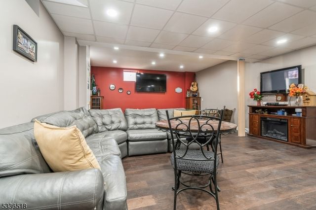 7 Tara Ct, Hardwick Twp., NJ 07825