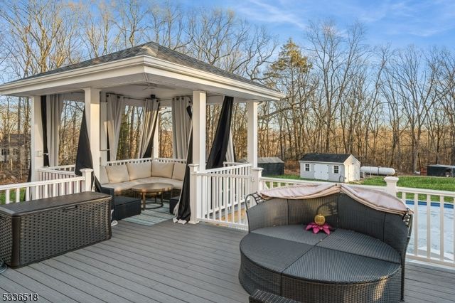 7 Tara Ct, Hardwick Twp., NJ 07825