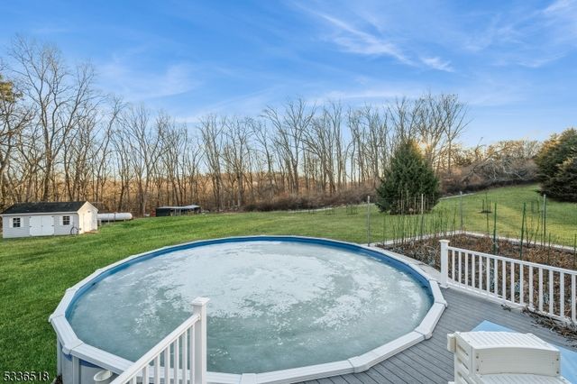 7 Tara Ct, Hardwick Twp., NJ 07825