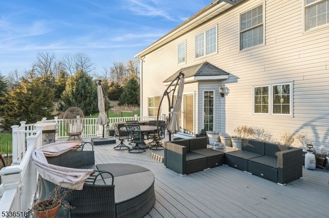 7 Tara Ct, Hardwick Twp., NJ 07825
