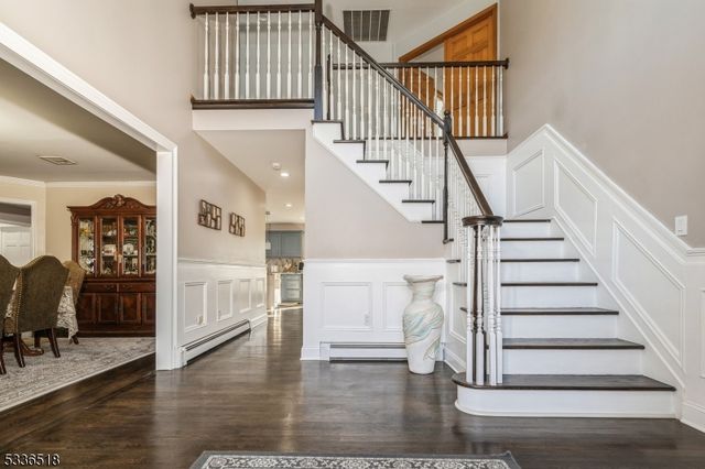 7 Tara Ct, Hardwick Twp., NJ 07825